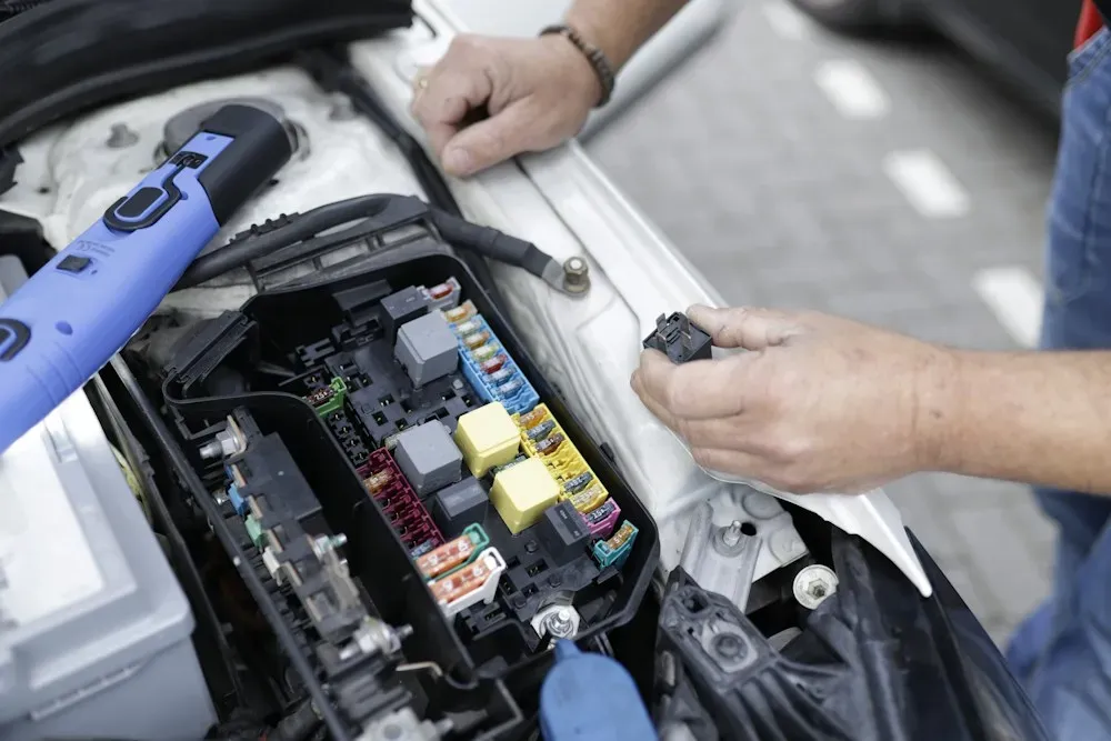 Revisión del sistema eléctrico del auto