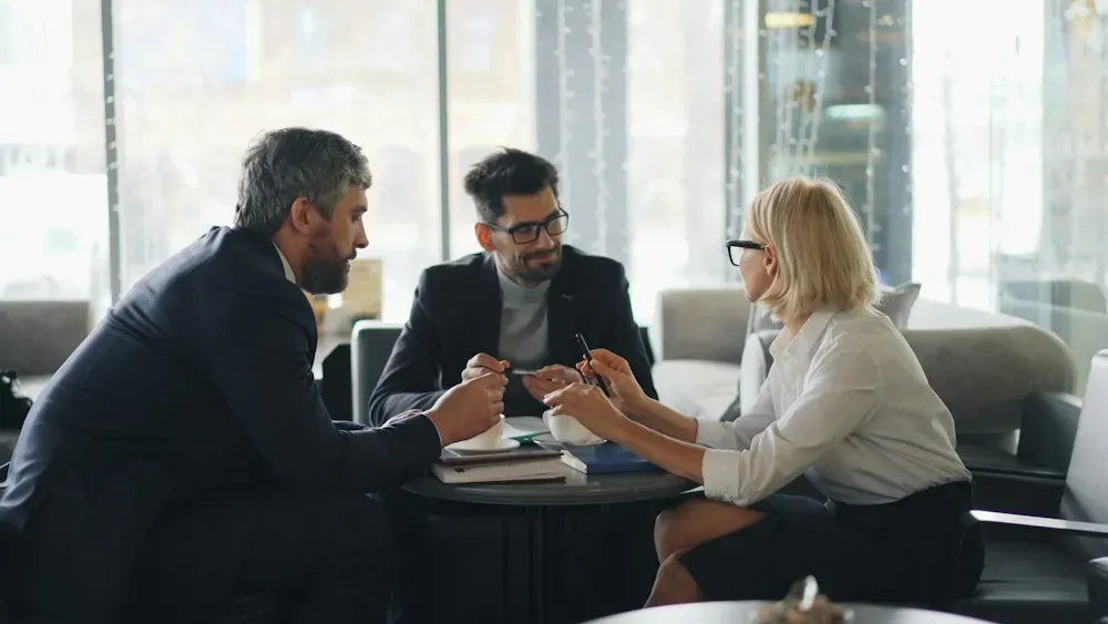 Reunión de asesoría con clientes